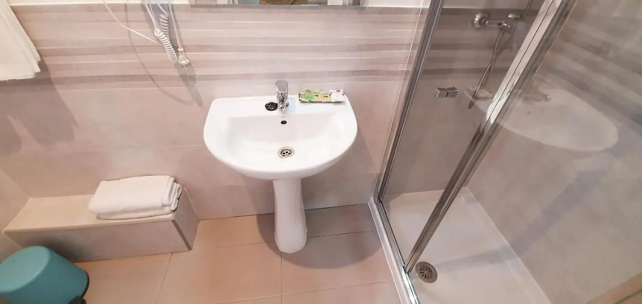 Guest house Fan Rooms Duquesa Malaga